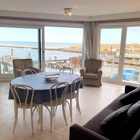 In With The Beach, Cleaning Included Apartment *
