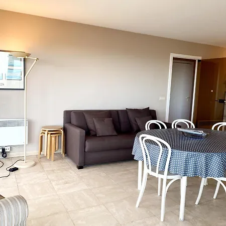 Apartment In With The Beach, Cleaning Included *